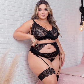 Conjunto Plus Size em Renda com Cinta Liga Preto